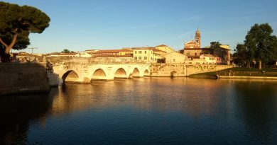 Borgo San Giuliano e i murales felliniani