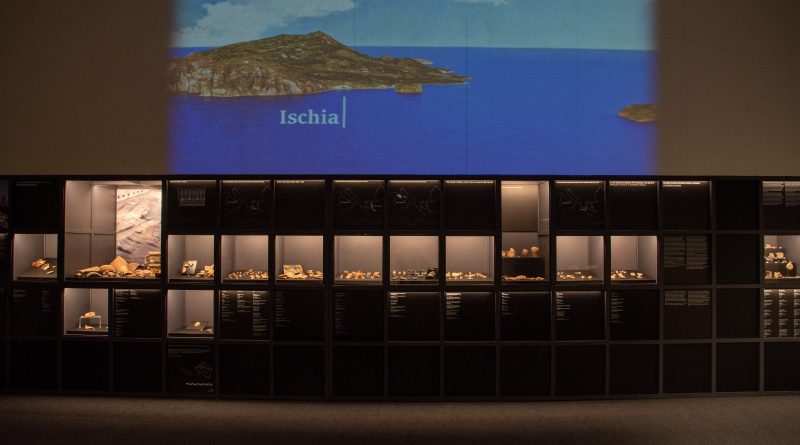 Partenope la sirena e la città