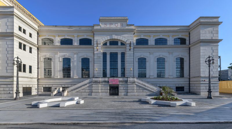 La centrale Montemartini e la moda in luce
