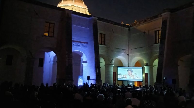Con un omaggio a Troisi si conclude LunedìLùMière