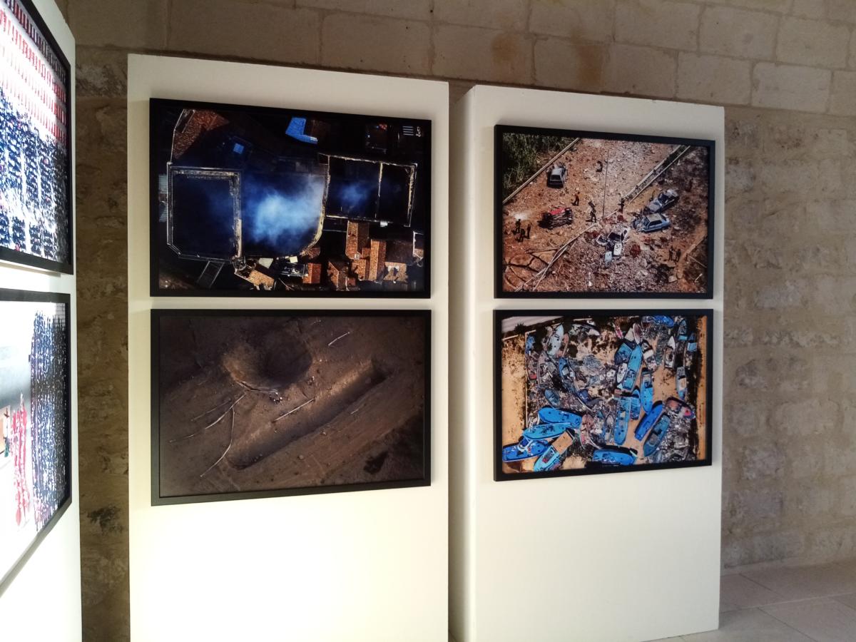  Allestimento mostra L'aria del tempo di Massimo Sestini Castello Carlo V Lecce, a.f.
