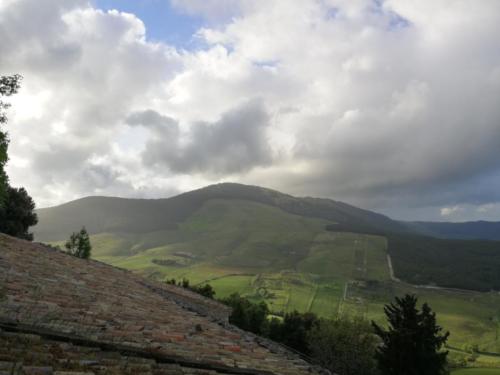 Veduta delle colline ai piedi dell'eremo di Santa Rosalia alla Quisquina, Santo Stefano di Quisquina, Agrigento