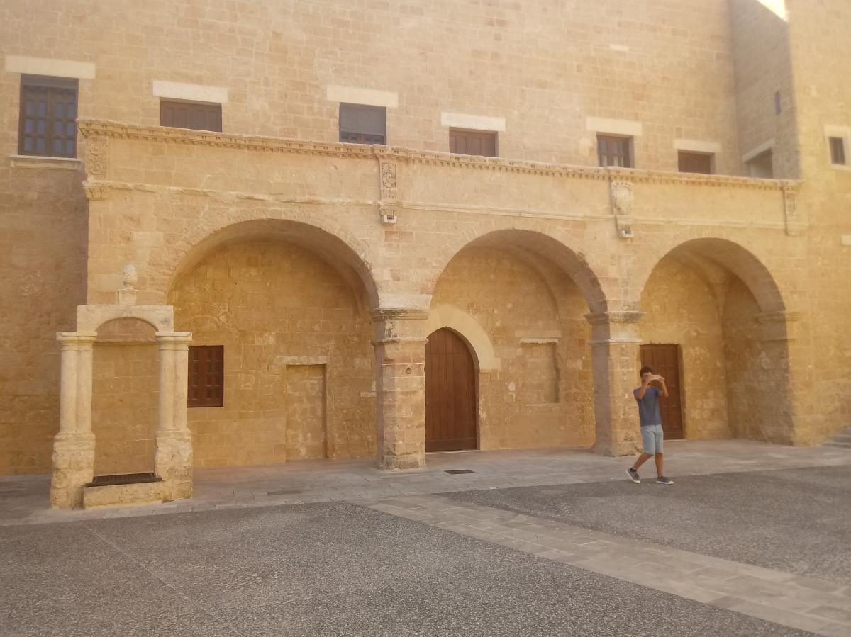 Castello di Copertino, Cortile interno 