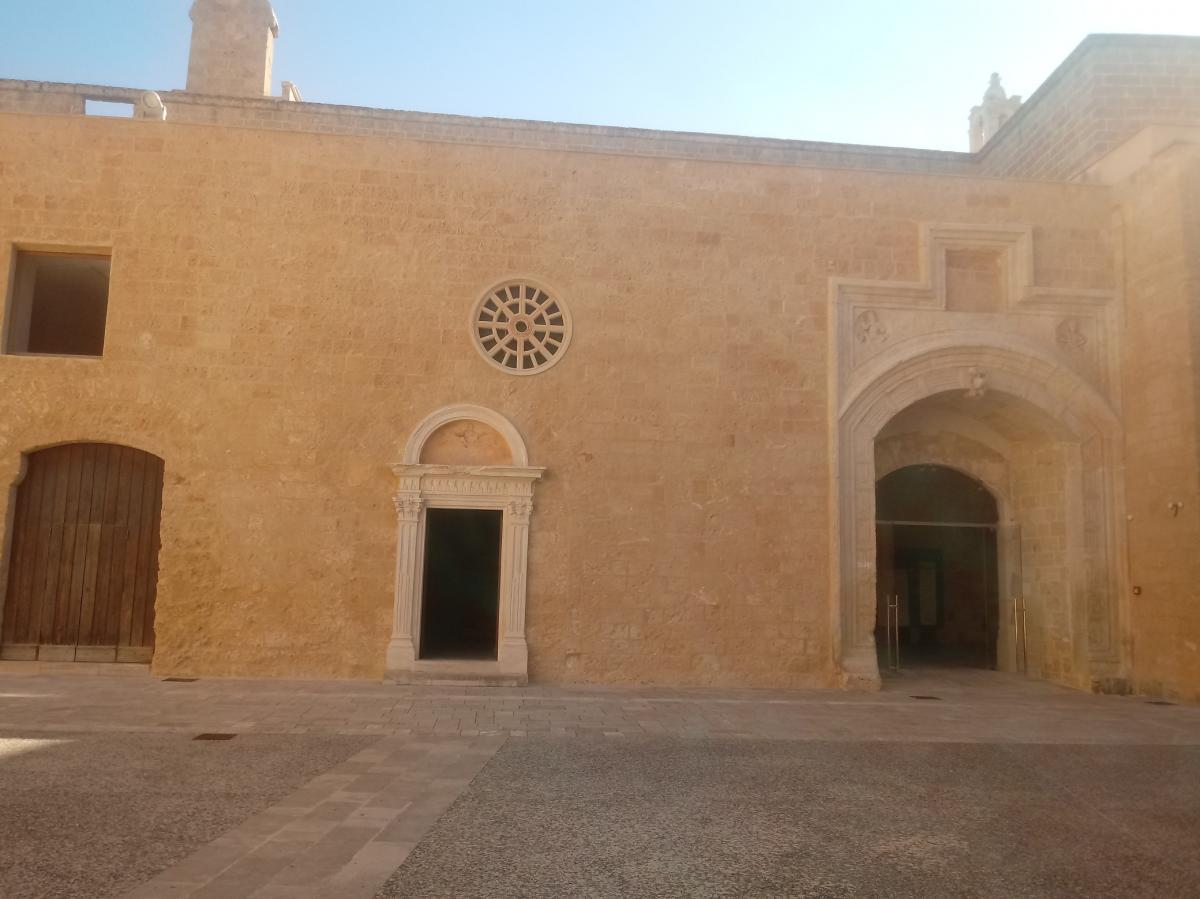 Castello di Copertino, Cortile interno 