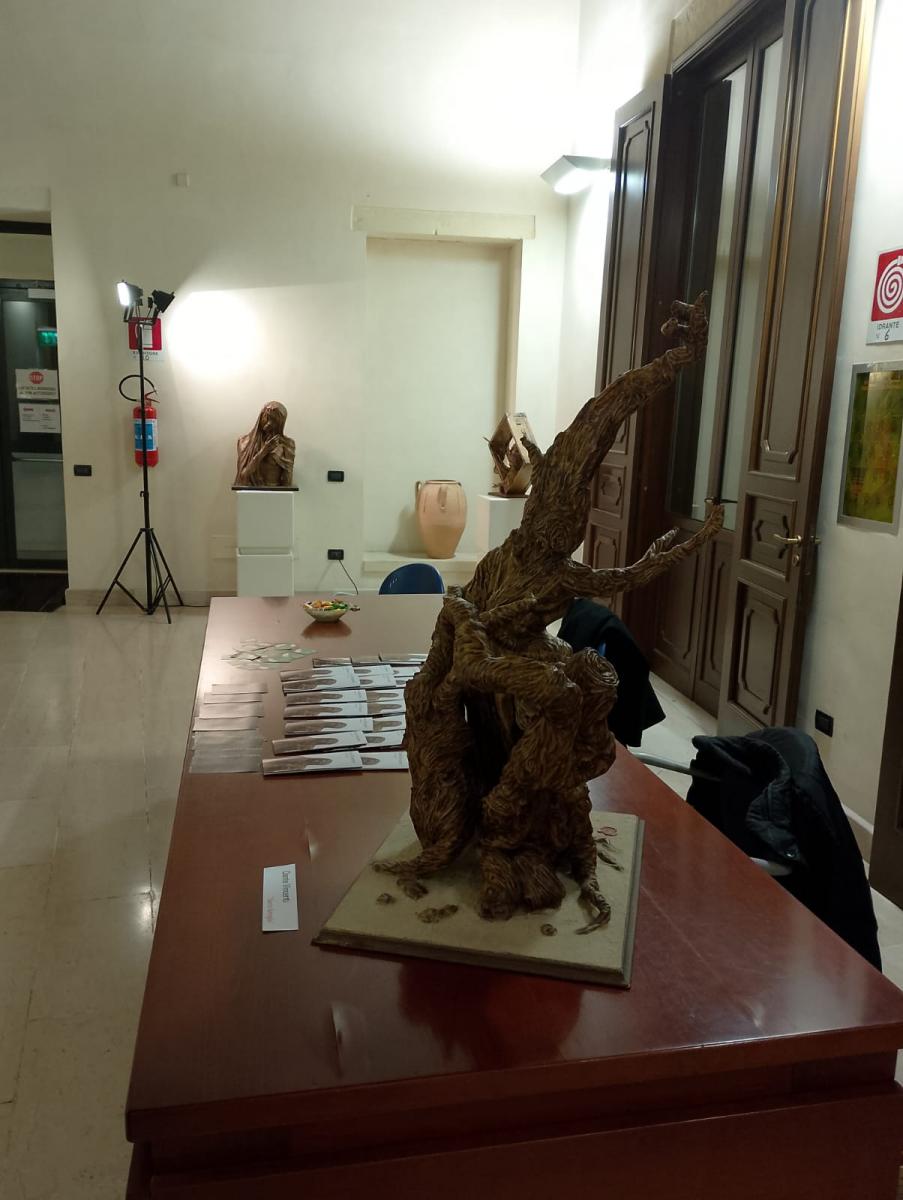 Dante Vincenti, Scolpire la cartapesta, mostra all'ex Conservatorio Sant'Anna di Lecce