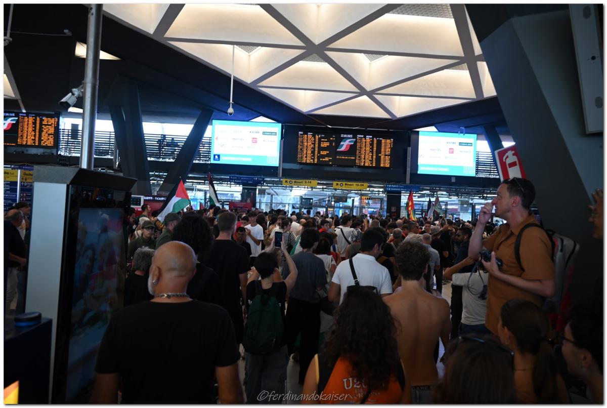 Napoli 22 Settembre 2025 Manifestazione per Gaza