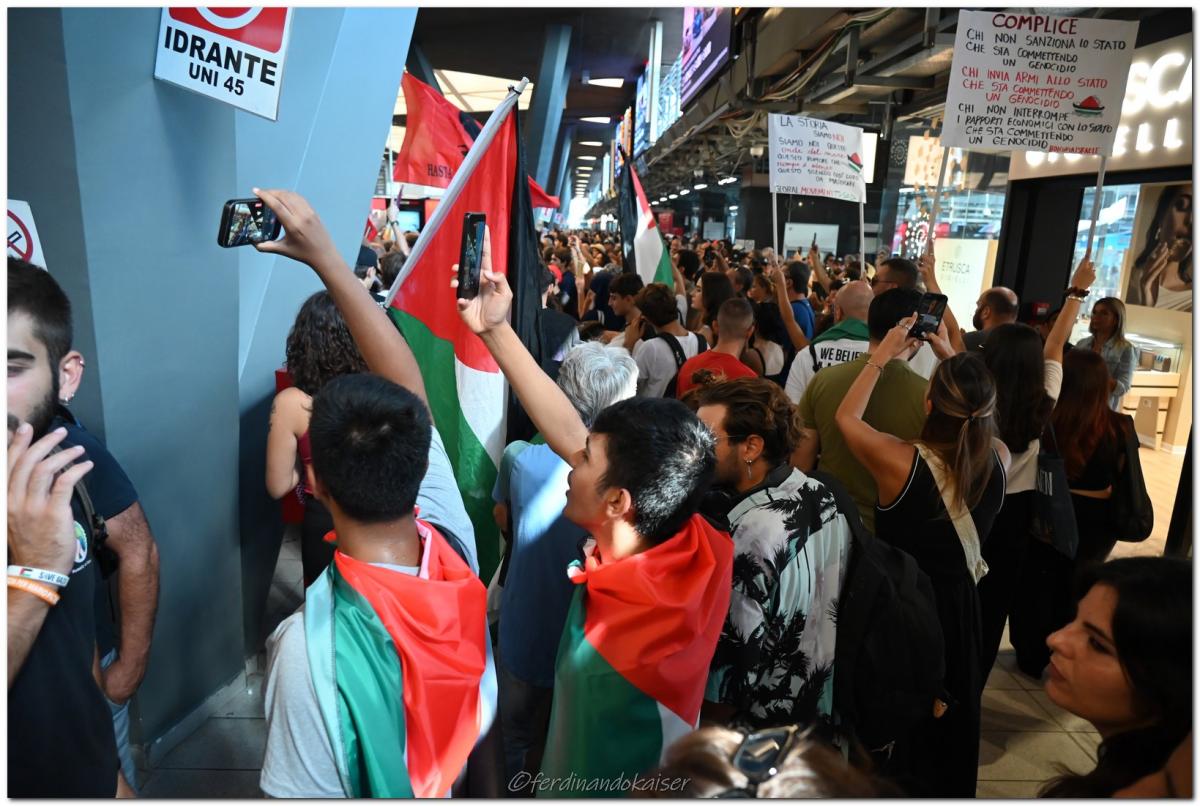 Napoli 22 Settembre 2025 Manifestazione per Gaza