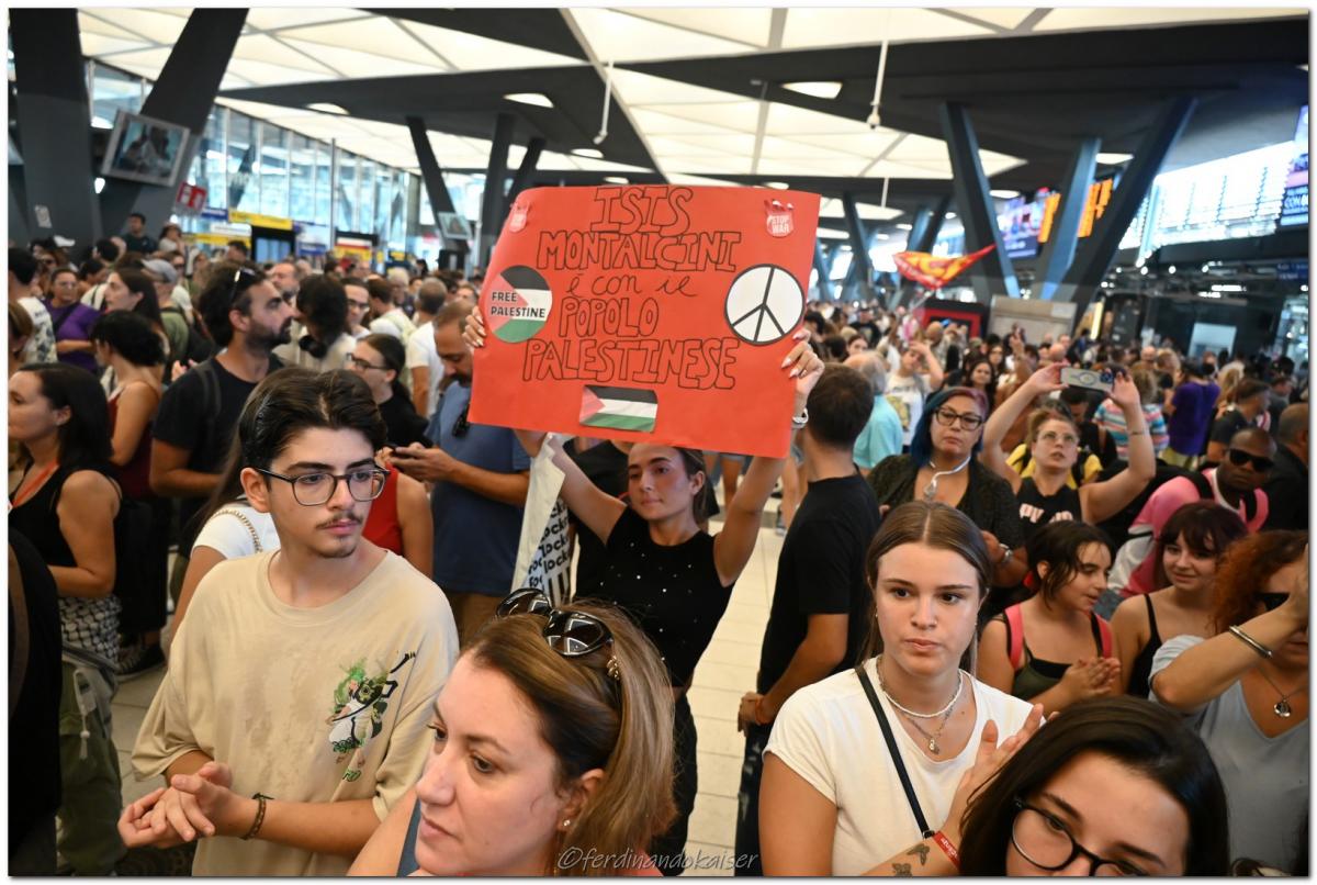 Napoli 22 Settembre 2025 Manifestazione per Gaza