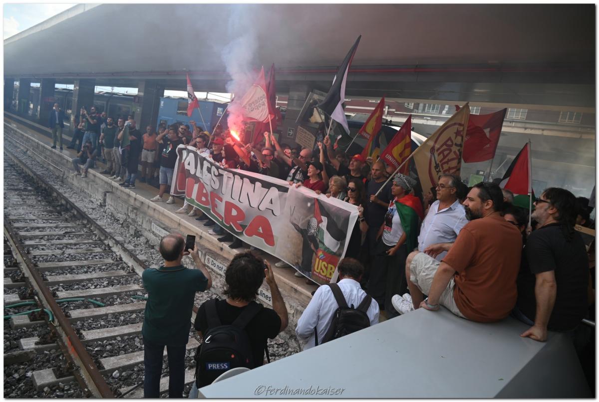 Napoli 22 Settembre 2025 Manifestazione per Gaza