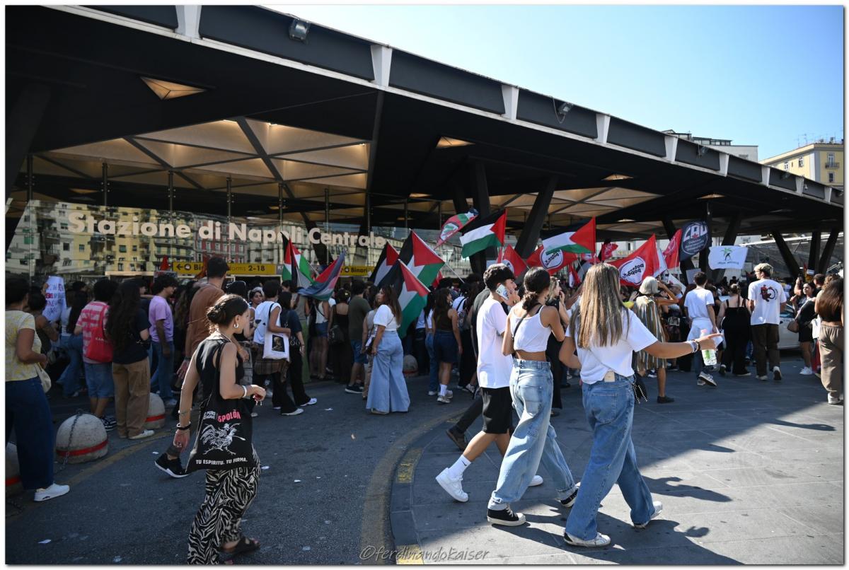 Napoli 22 Settembre 2025 Manifestazione per Gaza