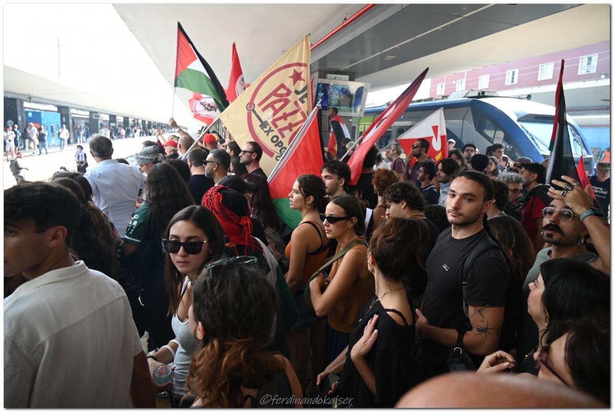 Napoli 22 Settembre 2025 Manifestazione per Gaza