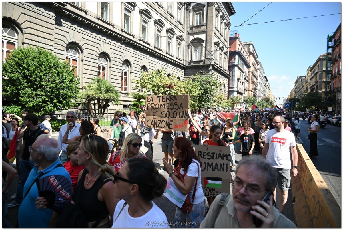 Napoli 22 Settembre 2025 Manifestazione per Gaza