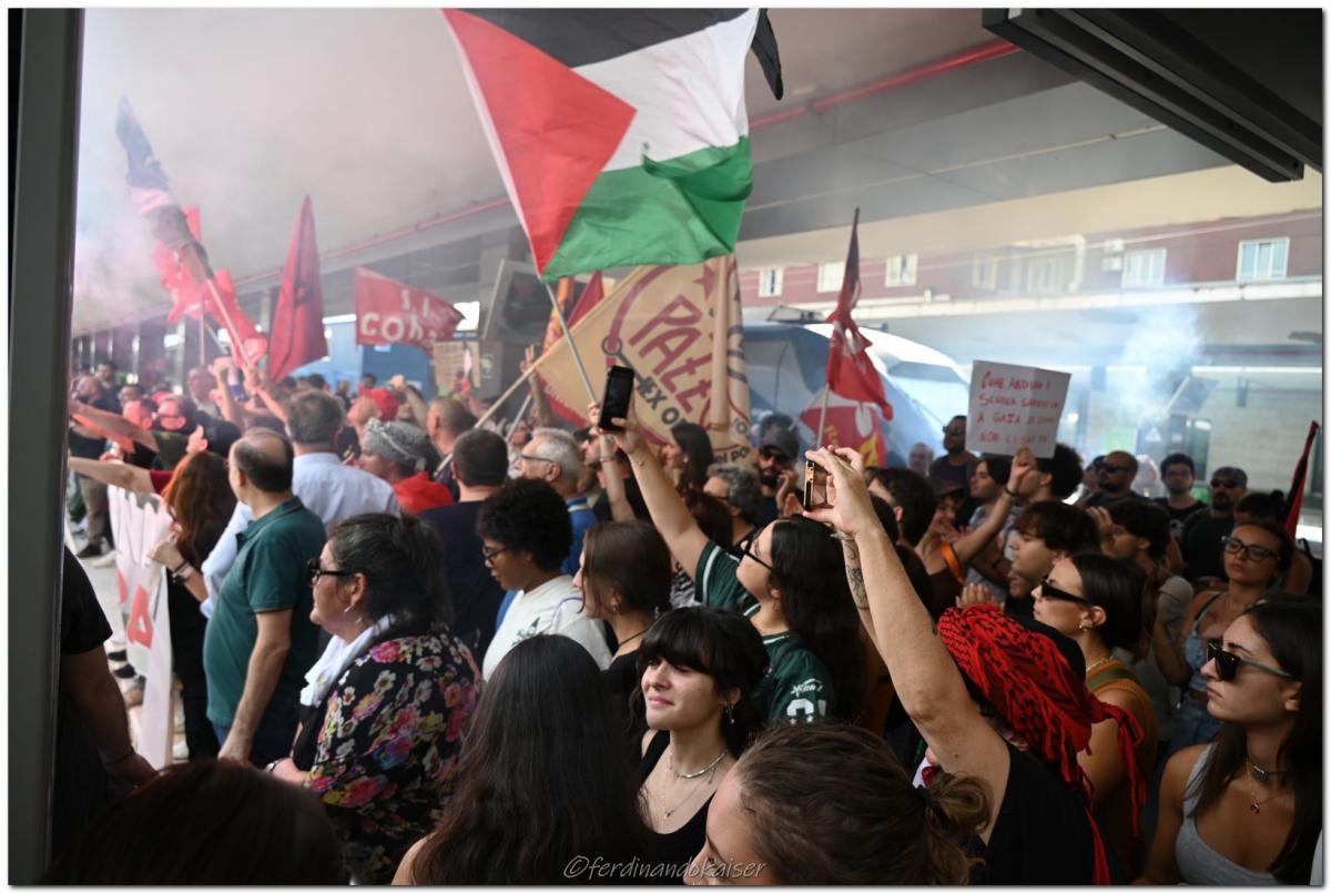 Napoli 22 Settembre 2025 Manifestazione per Gaza