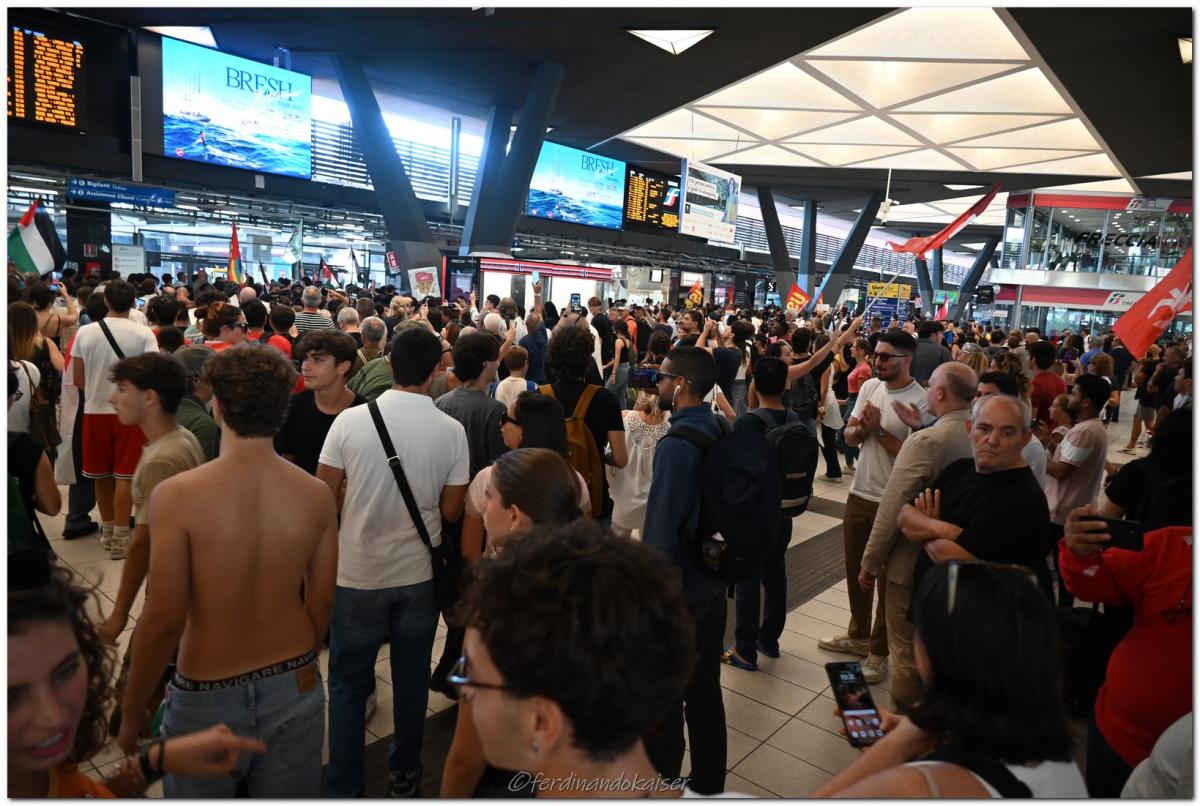 Napoli 22 Settembre 2025 Manifestazione per Gaza