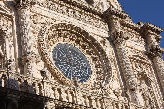 lecce-basilica-di-santa